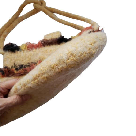 Vintage Handmade Wool Handbag - Picture 6 of 11